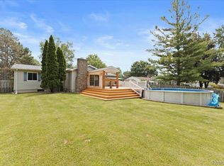 9134 Del Rio Dr, Grand Blanc, MI 48439