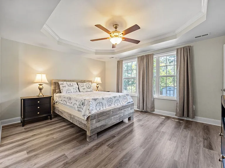 686 Colonial Hills Dr — Photo 30