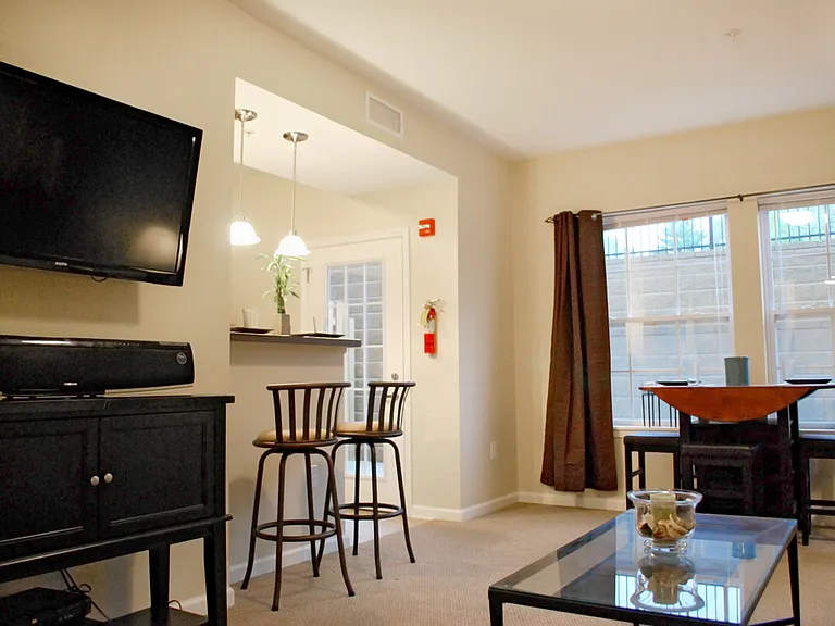 East Bay II Apartments — Photo 12