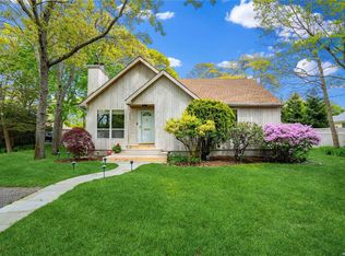 162 Wakeman Rd, Hampton Bays, NY 11946