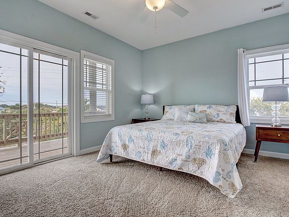 2nd image of 208 Dolphin St