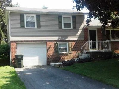 204 Forest Hills Rd, Red Lion, PA, 17356
