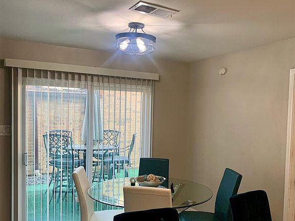 3rd image of 4807 Forest Ct