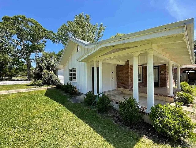 2000 E Jordan St — Photo 1