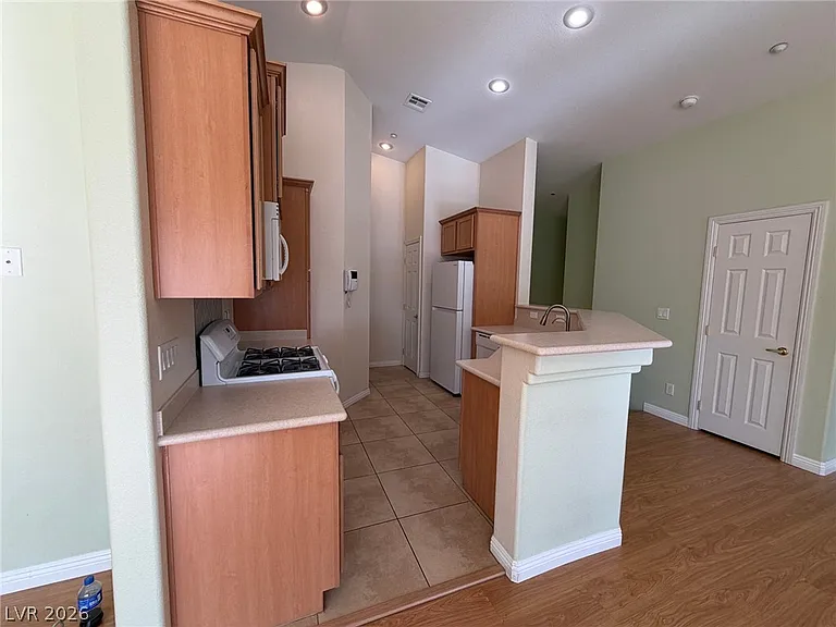 10024 Aspen Rose St #101 — Photo 7
