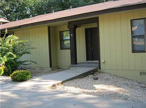1st image of 5 Yates Dr