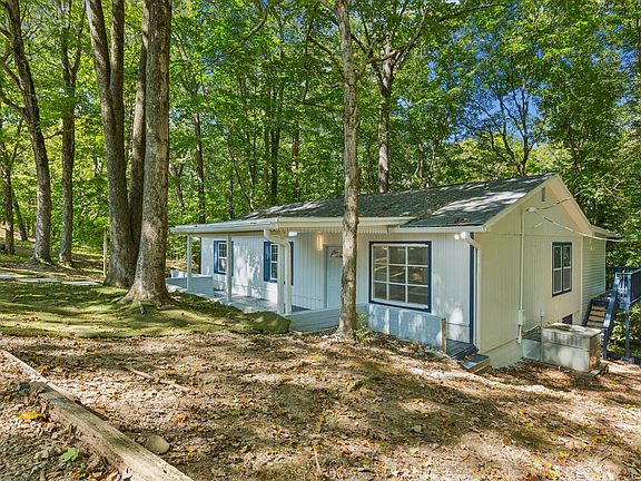 4th image of 1010A Cherokee Ct