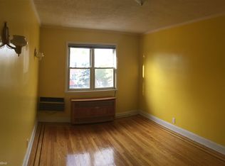 2158 28th St, Astoria, NY 11105