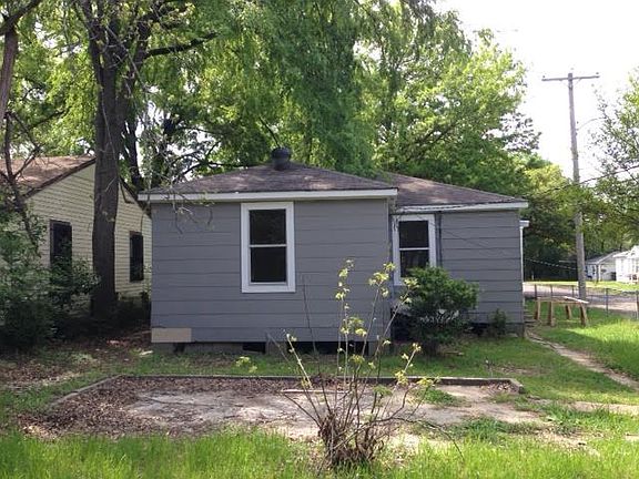 3rd image of 1452 Clover St