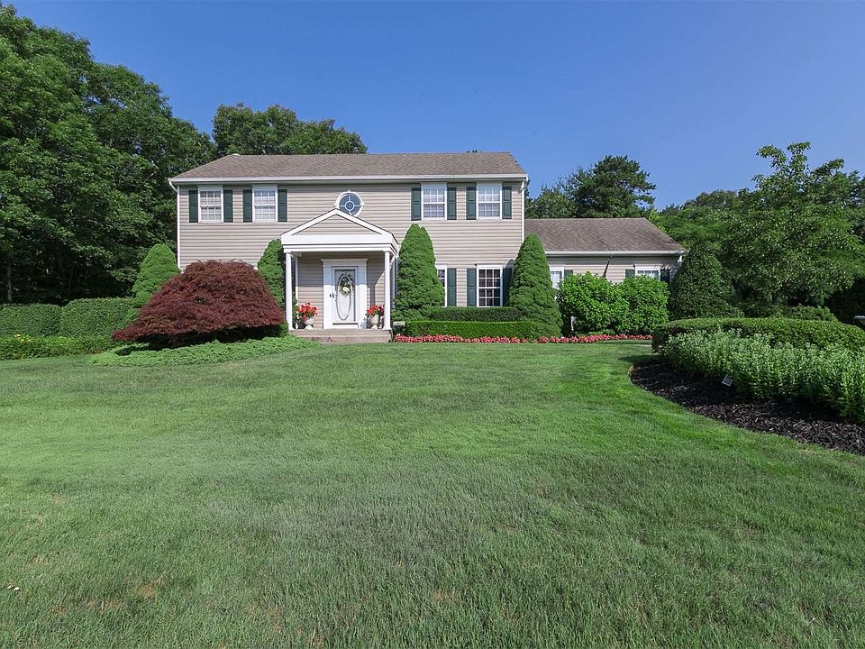 52 Ridgefield Drive, Shoreham, NY 11786 Zillow