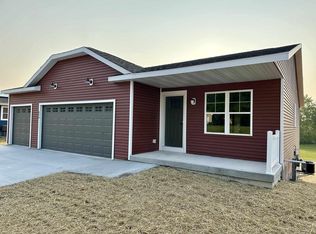 524 S Main St, Juneau, WI 53039