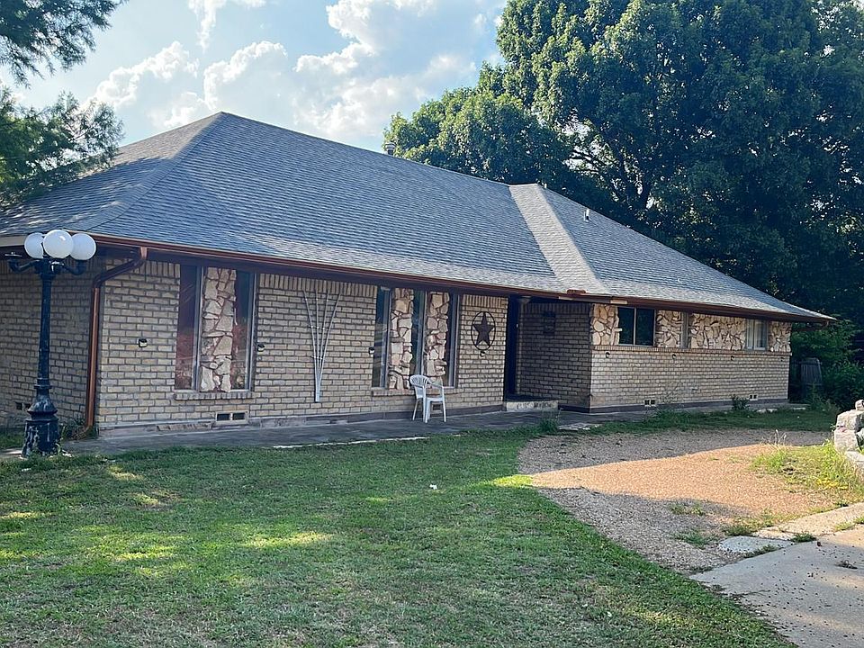 1st image of 302 N Arapaho W