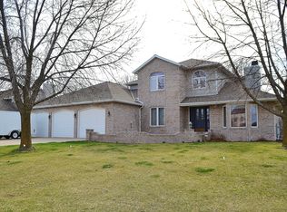 1640 Emerald Dr, Green Bay, WI 54311