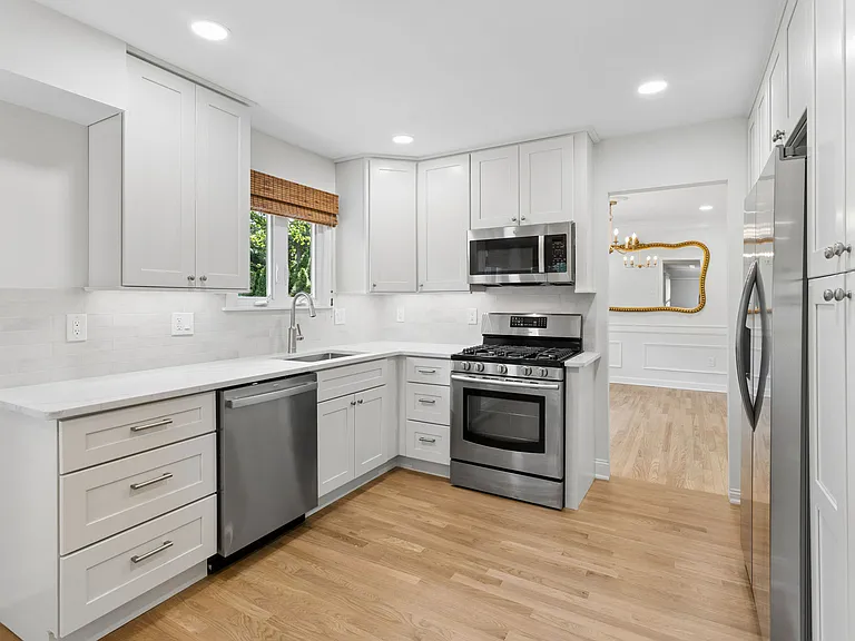 306 Candlewood Ln — Photo 7