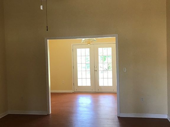 4th image of 340 Kershaw St NE