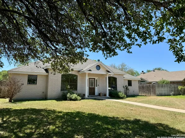 621 SUNRISE AVE, Uvalde, TX 78801