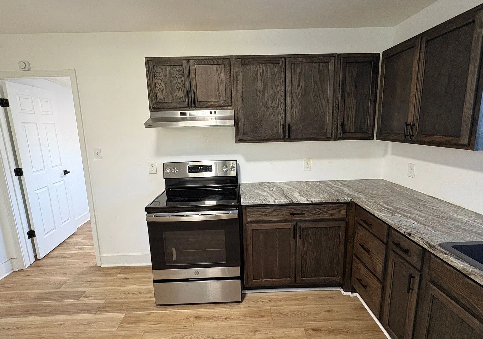For Rent 3 Bedroom 2 Bath — Photo 3
