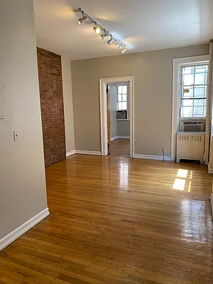 Rented by Dab Hold Corp | media 28