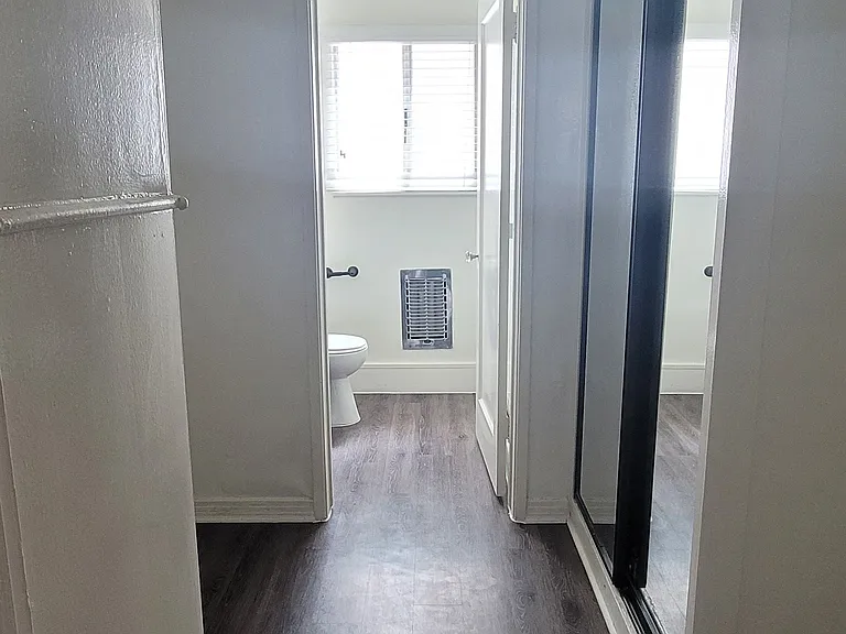 435 S Norton Ave — Photo 14