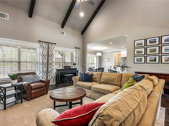 5th image of 4406 SW Bermuda Ave