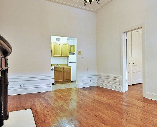 5th image of 14 W 90th St APT 2A