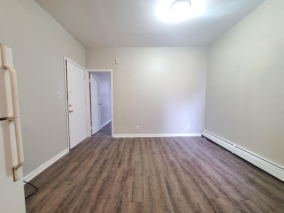2nd image of 14 W 15th St #1A