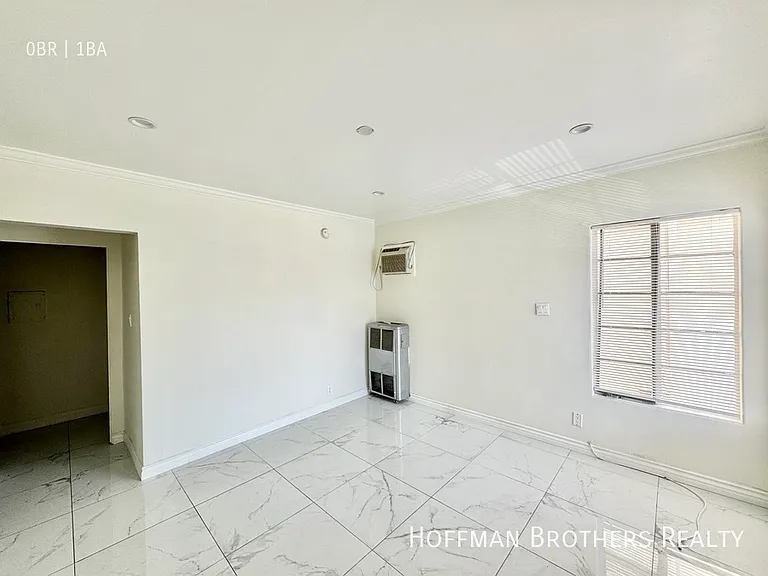 1209 S La Cienega Blvd — Photo 4