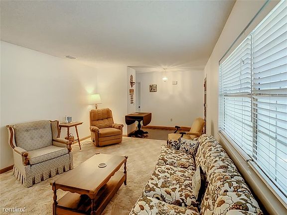 3rd image of 512R Ponderosa Dr