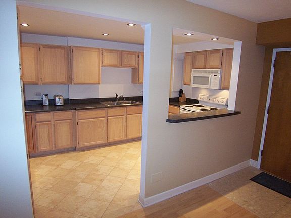 465 Dominion Into Kitchen