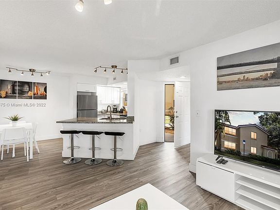 5th image of 12950 Vista Isles Dr APT 418