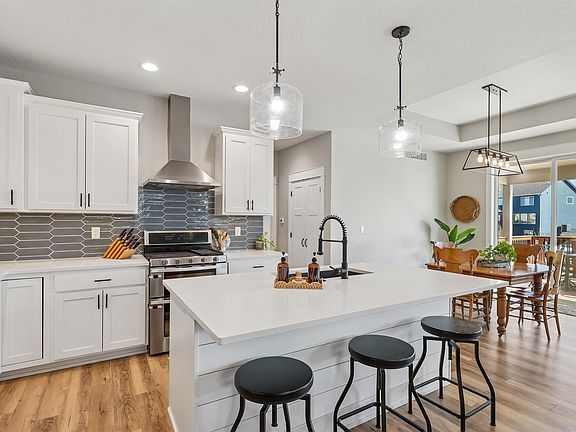 4th image of 2835 Crescent Ridge Dr