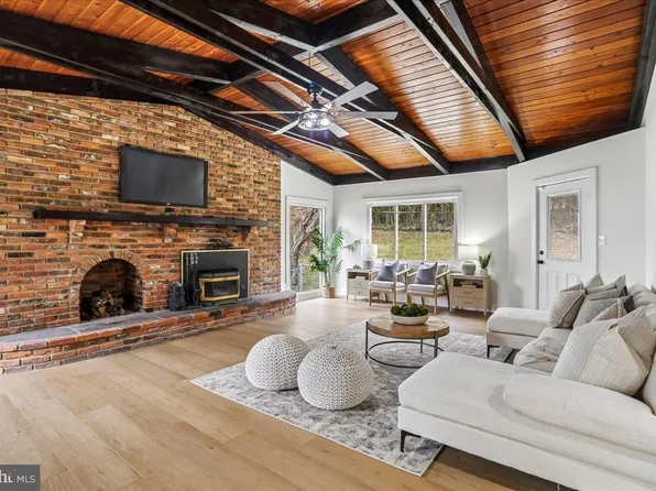 1610 Portland Ln, Bowie, MD 20716