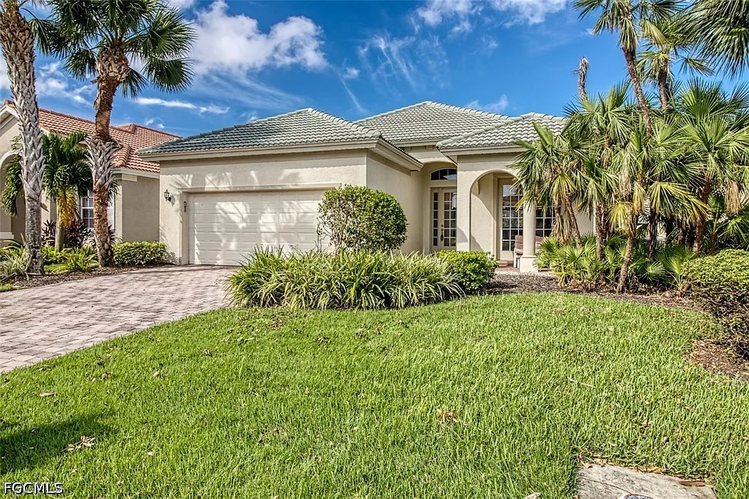 3 bed, 2.0 bath, 1637 sqft, $5,500 — Photo 1