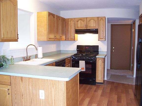 5th image of 4894 Matthew Ct