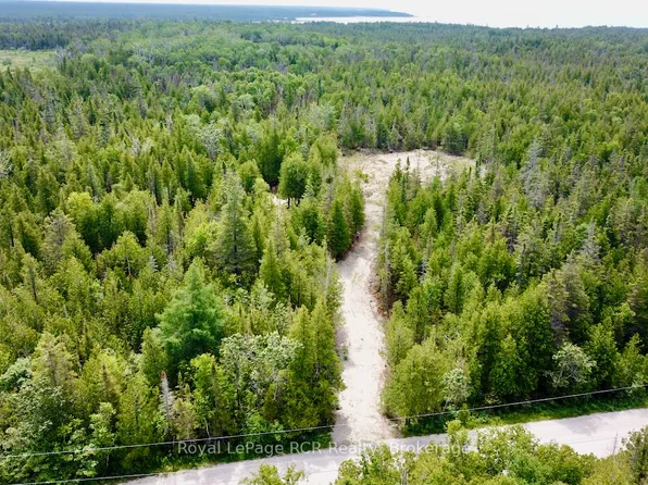 104 Little Pine Dr, Northern Bruce Peninsula, ON N0H 1Z0