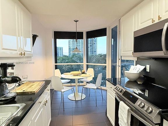 5th image of 21055 Yacht Club Dr APT 606