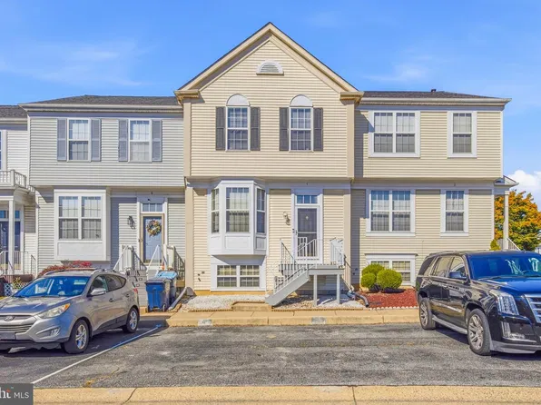 4 Creek Ln, Newark, DE 19702