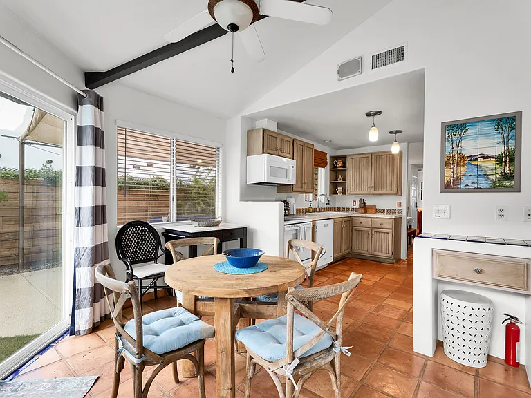 52420 Avenida Juarez — Photo 15