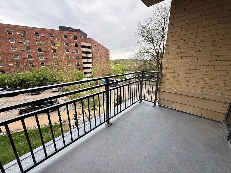 Venture Luxury High Rise — Photo 31