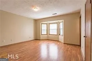 1031 Forest Park Ln — Photo 6