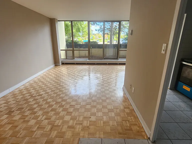 35 Fountainhead Rd — Photo 38