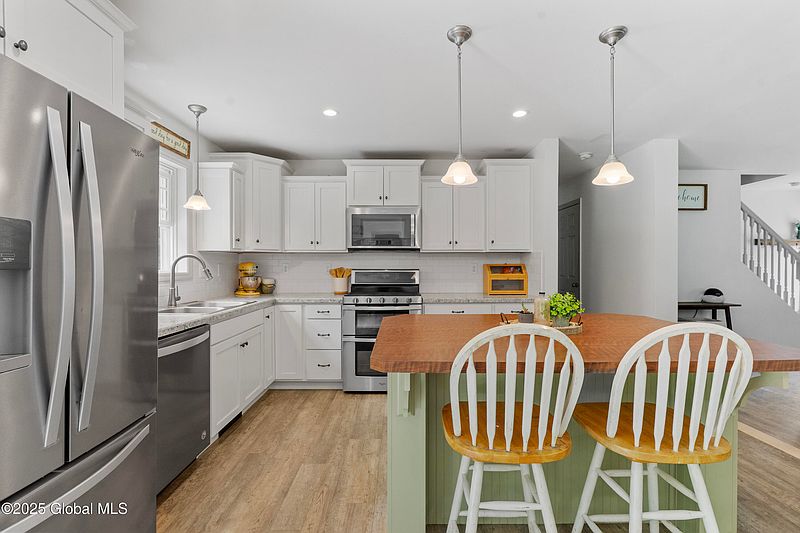 5th image of 120 Hicks Pond Road