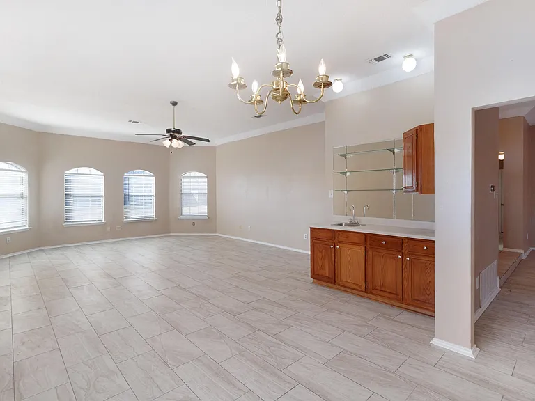 SECOND LIVING ROOM WITH BAR