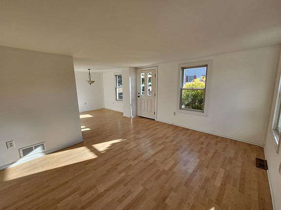 5th image of 3 Redwish Ave #1