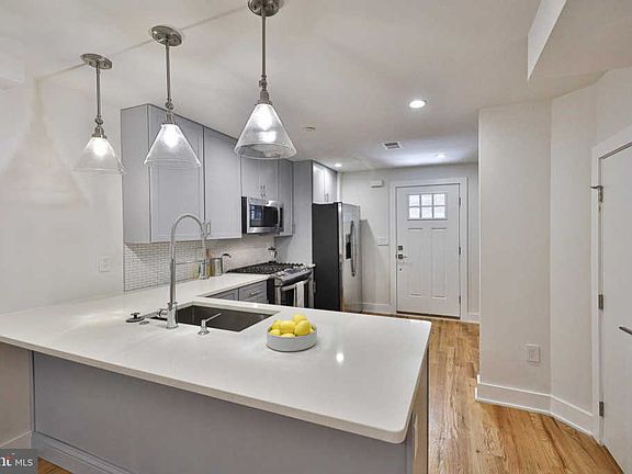 3rd image of 1022 S 8th St Unit 1