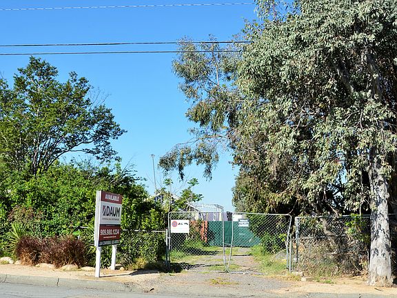 5th image of 10214 Oleander Ave