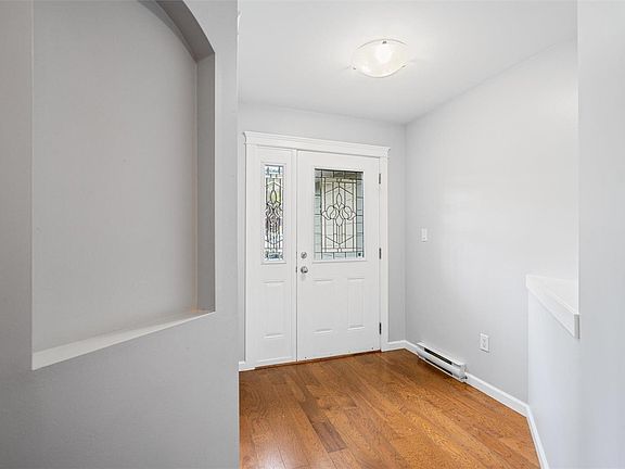 5th image of 976 Wild Blossom Ct