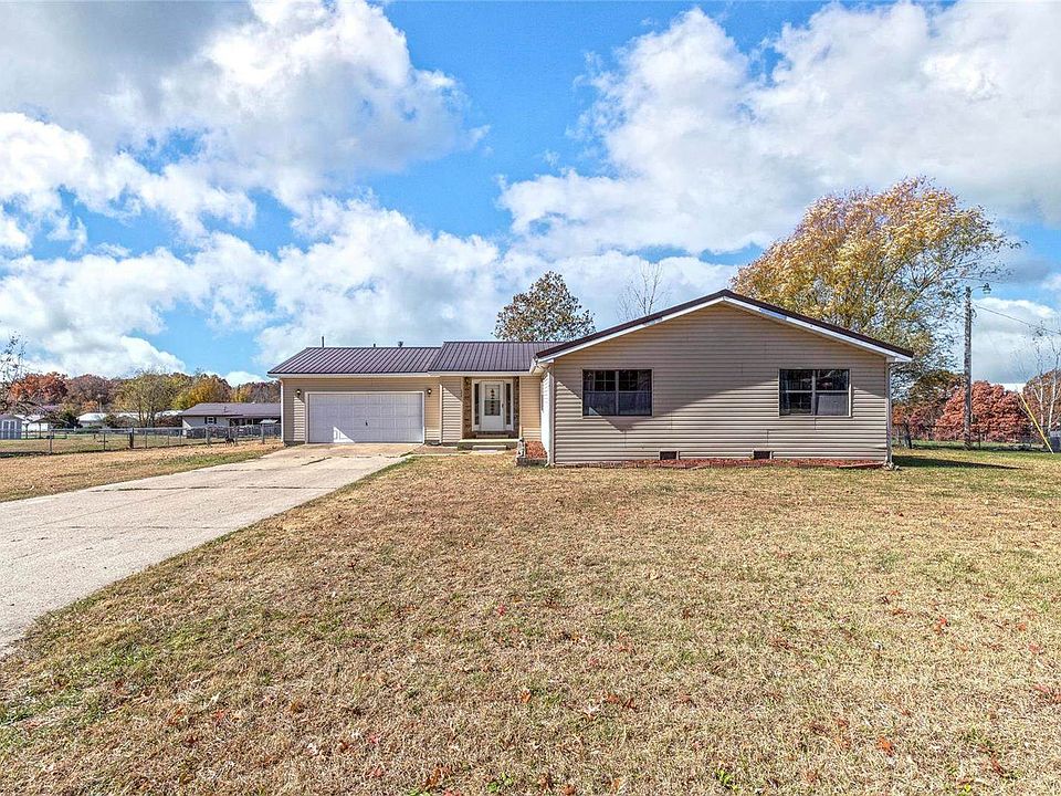 1st image of 13945 Clover Hill Dr