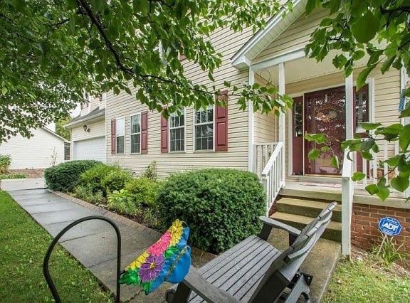 2nd image of 120 Vera Ct
