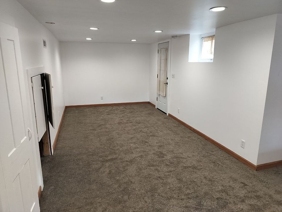 Studio bed/living room